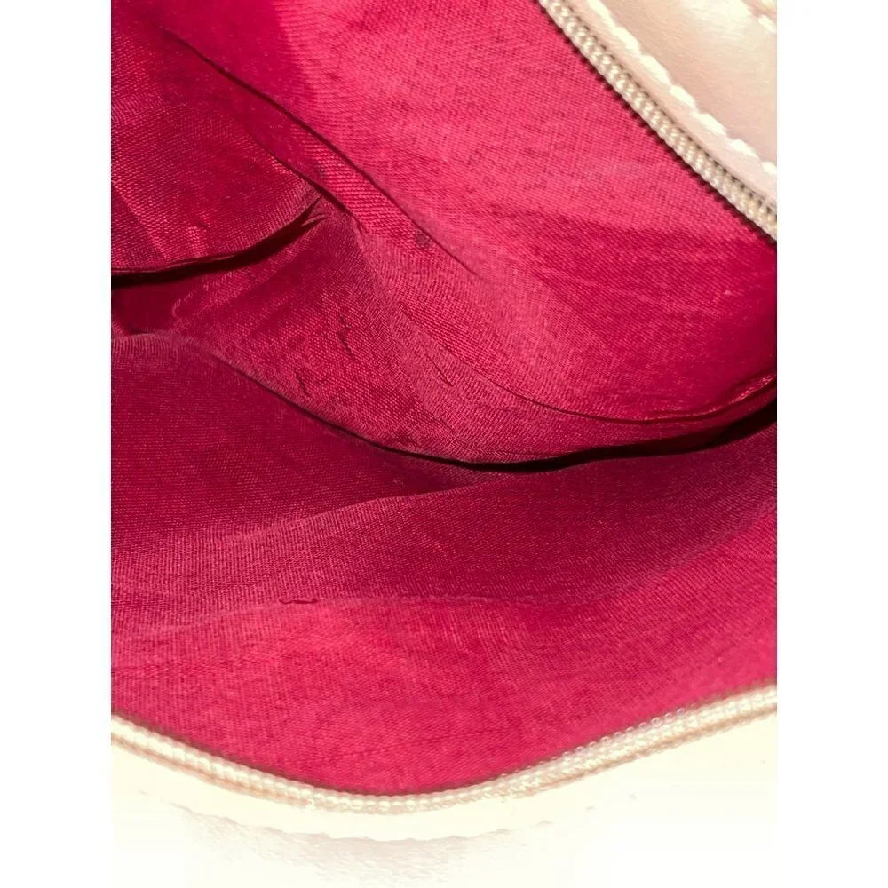 Ted Baker features 	•
